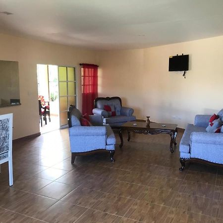2 Queen Bed Apartment With Smart Tv ,Wifi Y Luz Las 24 Horas Jarabacoa Bagian luar foto