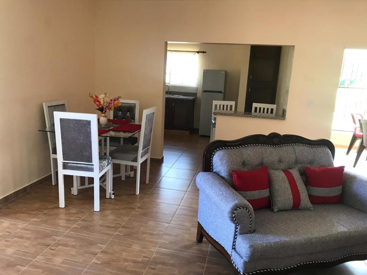 2 Queen Bed Apartment With Smart Tv ,Wifi Y Luz Las 24 Horas Jarabacoa Bagian luar foto