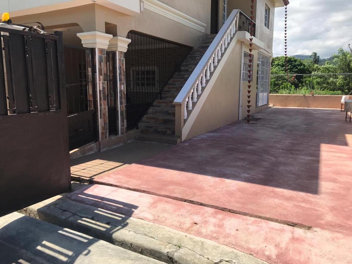 2 Queen Bed Apartment With Smart Tv ,Wifi Y Luz Las 24 Horas Jarabacoa Bagian luar foto